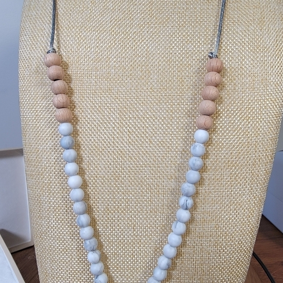 Bella Tunno Teething Necklace Jewelry for Mom and Baby Silicone Beads Breakaway - Picture 9 of 16